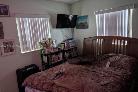 House in Miramar, Florida 2 bedrooms, 81.66 sq.m. № 1986425 - photo 6