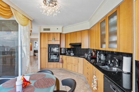 Copropriété à louer à Sunny Isles Beach, Floride: 3 chambres, 199.74 m2 № 2019620 - photo 21