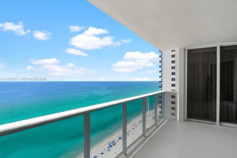 Condo à Sunny Isles Beach, Floride, 3 chambres  № 2019620