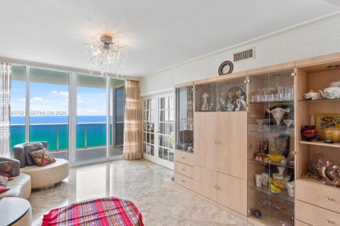 Copropriété à louer à Sunny Isles Beach, Floride: 3 chambres, 199.74 m2 № 2019620 - photo 7