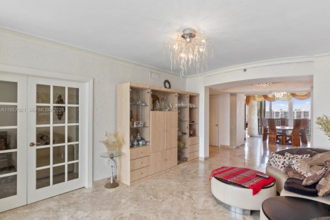 Copropriété à louer à Sunny Isles Beach, Floride: 3 chambres, 199.74 m2 № 2019620 - photo 10