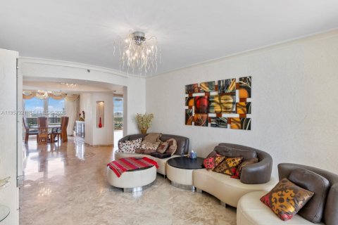 Copropriété à louer à Sunny Isles Beach, Floride: 3 chambres, 199.74 m2 № 2019620 - photo 9