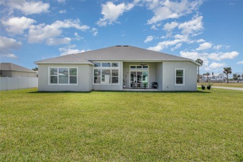 House in Merrit Island, Florida 4 bedrooms, 225.38 sq.m. № 1844330 - photo 23