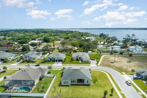 House in Merrit Island, Florida 4 bedrooms, 225.38 sq.m. № 1844330 - photo 28
