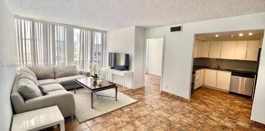 Condominio en Hallandale Beach, Florida, 2 dormitorios  № 2003778