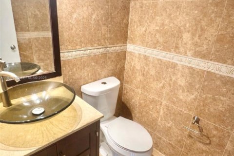 Condominio en venta en Hallandale Beach, Florida, 2 dormitorios, 85.84 m2 № 2003778 - foto 6