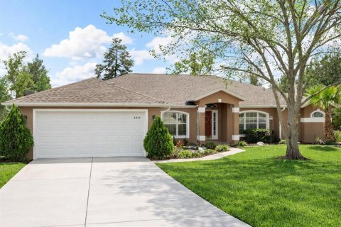 House in Ocala, Florida 3 bedrooms, 198.35 sq.m. № 2206080