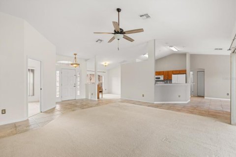 House in Ocala, Florida 3 bedrooms, 198.35 sq.m. № 2206080 - photo 3