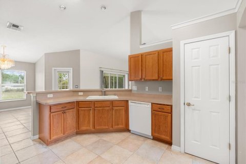 House in Ocala, Florida 3 bedrooms, 198.35 sq.m. № 2206080 - photo 5