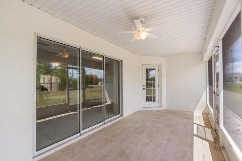 House in Ocala, Florida 3 bedrooms, 198.35 sq.m. № 2206080 - photo 23