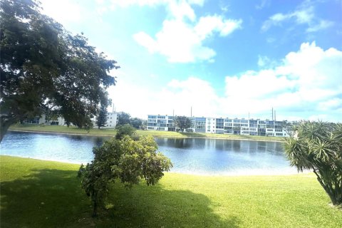 Condominio en Deerfield Beach, Florida, 1 dormitorio  № 2147267