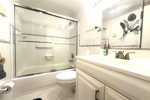 Condominio en venta en Deerfield Beach, Florida, 1 dormitorio, 54.35 m2 № 2147267 - foto 14