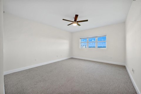 Copropriété à vendre à North Miami, Floride: 3 chambres, 169.27 m2 № 2147368 - photo 19