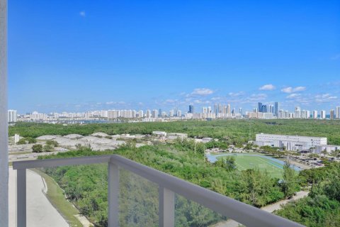 Condo à North Miami, Floride, 3 chambres  № 2147368