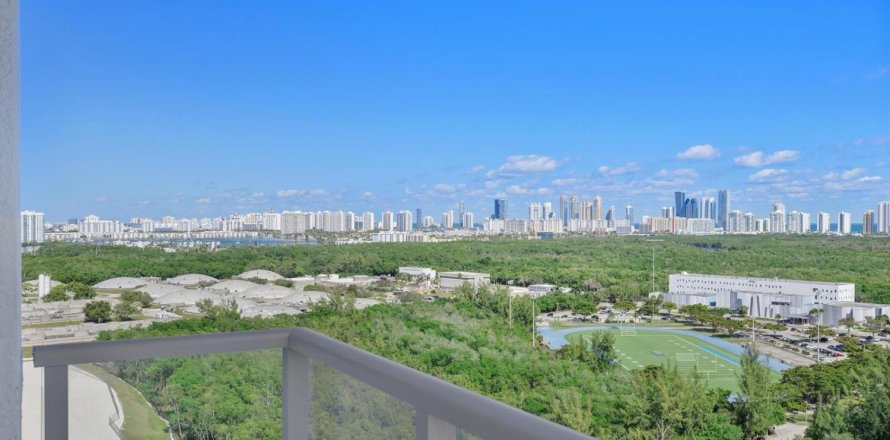 Condo à North Miami, Floride, 3 chambres № 2147368