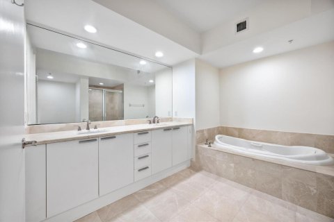 Copropriété à vendre à North Miami, Floride: 3 chambres, 169.27 m2 № 2147368 - photo 21
