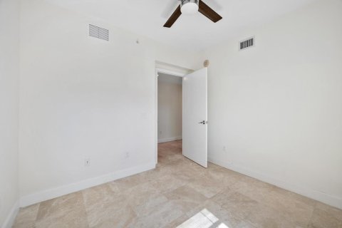 Copropriété à vendre à North Miami, Floride: 3 chambres, 169.27 m2 № 2147368 - photo 15