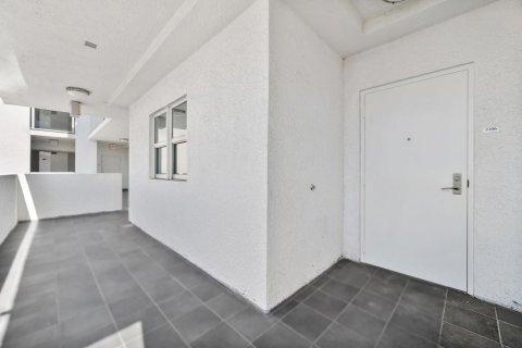 Copropriété à vendre à North Miami, Floride: 3 chambres, 169.27 m2 № 2147368 - photo 2