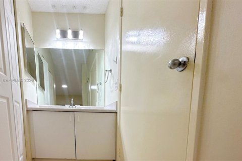 Condominio en alquiler en Davie, Florida, 3 dormitorios, 126.72 m2 № 1997088 - foto 18