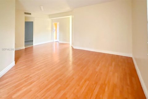 Condominio en alquiler en Davie, Florida, 3 dormitorios, 126.72 m2 № 1997088 - foto 5