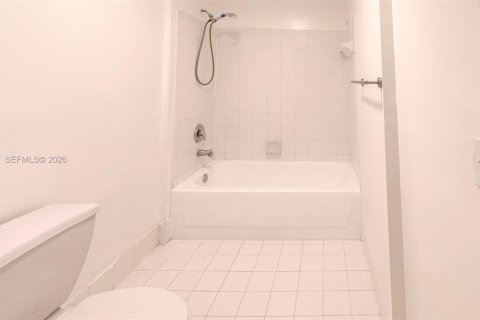 Condominio en alquiler en Davie, Florida, 3 dormitorios, 126.72 m2 № 1997088 - foto 4