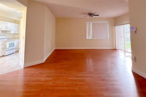 Condominio en Davie, Florida, 3 dormitorios  № 1997088