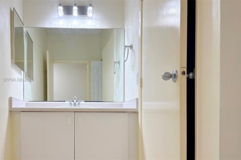 Condominio en alquiler en Davie, Florida, 3 dormitorios, 126.72 m2 № 1997088 - foto 19