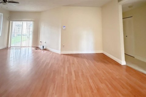 Condominio en alquiler en Davie, Florida, 3 dormitorios, 126.72 m2 № 1997088 - foto 8