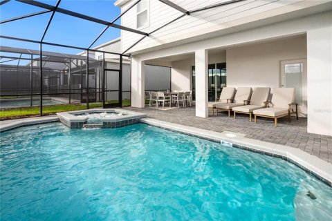 House in Davenport, Florida 7 bedrooms, 300.45 sq.m. № 1869257 - photo 3