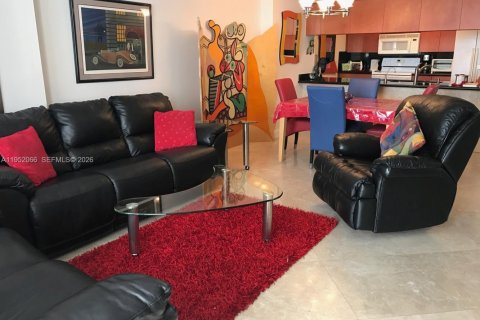 Condo in Miami, Florida, 1 bedroom № 2008870 - photo 8