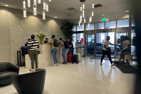 Condo in Miami, Florida, 1 bedroom № 2008870 - photo 14