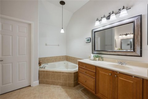 Купить таунхаус в Мейтленд, Флорида 10 комнат, 229.84м2, № 2223709 - фото 23