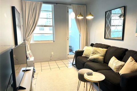 Copropriété à louer à Miami Beach, Floride: 49.7 m2 № 1875050 - photo 4