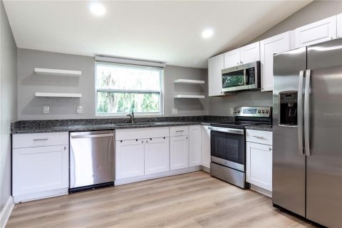 House in DeBary, Florida 3 bedrooms, 110.27 sq.m. № 1825438 - photo 12