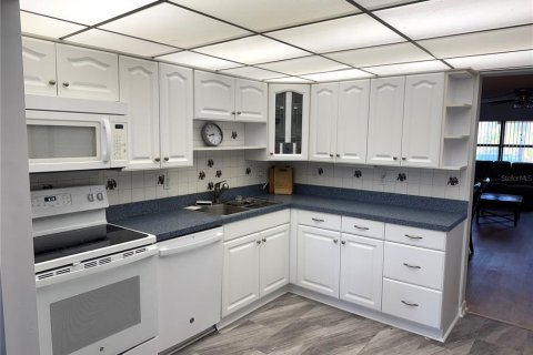 Купить кондоминиум в Брейдентон, Флорида 9 комнат, 97.55м2, № 1524940 - фото 13