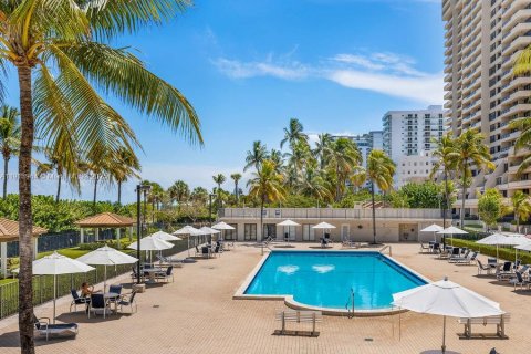 Copropriété à vendre à Miami Beach, Floride: 1 chambre, 88.81 m2 № 1968986 - photo 17