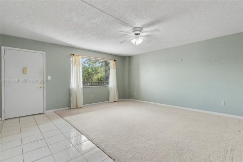 Condominio en venta en Tamarac, Florida, 2 dormitorios, 93.83 m2 № 2152681 - foto 8