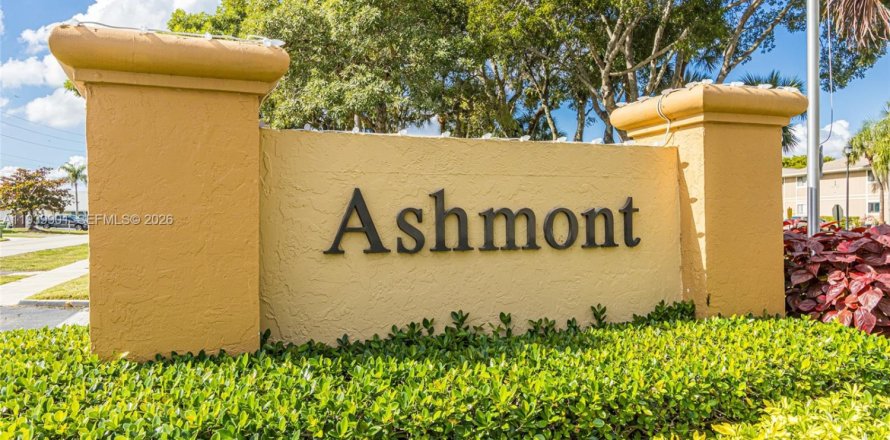 Condominio en Tamarac, Florida, 2 dormitorios  № 2152681