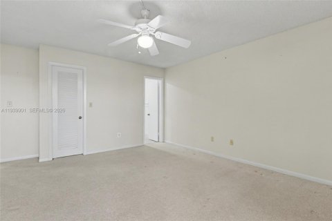 Condominio en venta en Tamarac, Florida, 2 dormitorios, 93.83 m2 № 2152681 - foto 25