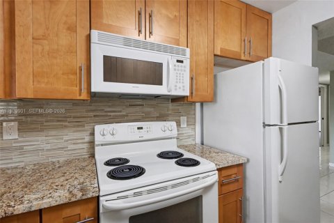 Condominio en venta en Tamarac, Florida, 2 dormitorios, 93.83 m2 № 2152681 - foto 15