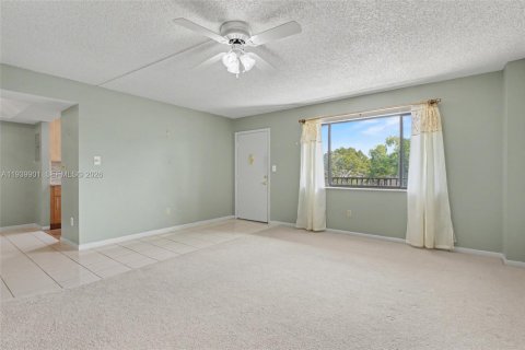Condominio en venta en Tamarac, Florida, 2 dormitorios, 93.83 m2 № 2152681 - foto 7