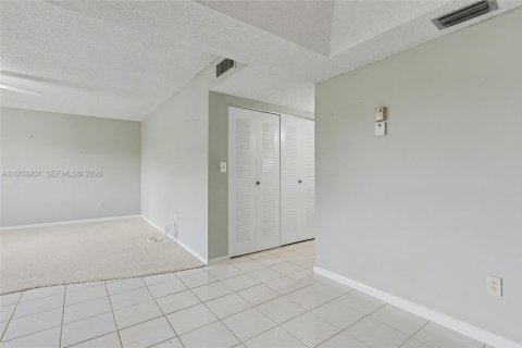 Condominio en venta en Tamarac, Florida, 2 dormitorios, 93.83 m2 № 2152681 - foto 12