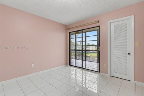 Condominio en venta en Tamarac, Florida, 2 dormitorios, 93.83 m2 № 2152681 - foto 19