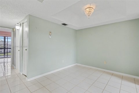 Condominio en venta en Tamarac, Florida, 2 dormitorios, 93.83 m2 № 2152681 - foto 9
