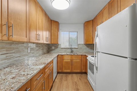 Condominio en venta en Tamarac, Florida, 2 dormitorios, 93.83 m2 № 2152681 - foto 13
