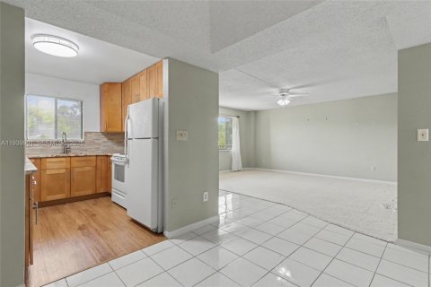 Condominio en venta en Tamarac, Florida, 2 dormitorios, 93.83 m2 № 2152681 - foto 11