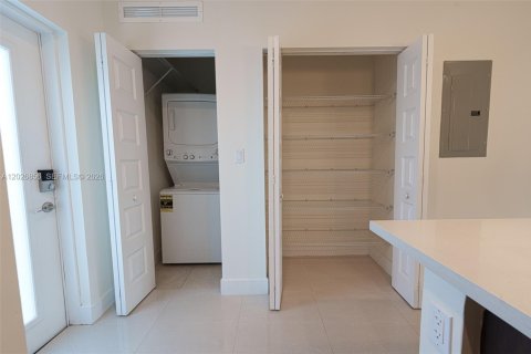 Condo in Doral, Florida, 3 bedrooms № 2145740 - photo 8