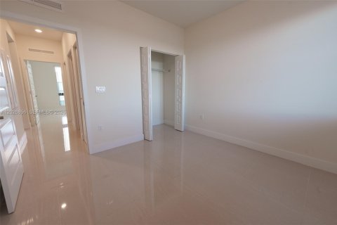 Condo in Doral, Florida, 3 bedrooms № 2145740 - photo 25