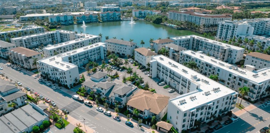 Condo in Doral, Florida, 3 bedrooms № 2145740