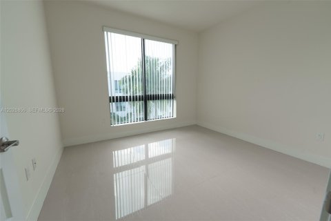 Condo in Doral, Florida, 3 bedrooms № 2145740 - photo 17